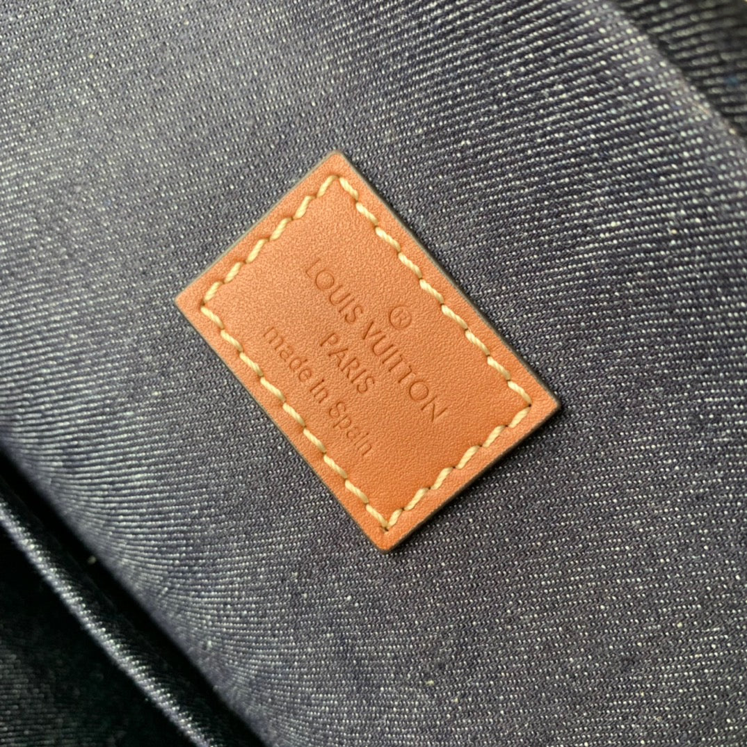 LOU AVENUE SLINGBAG