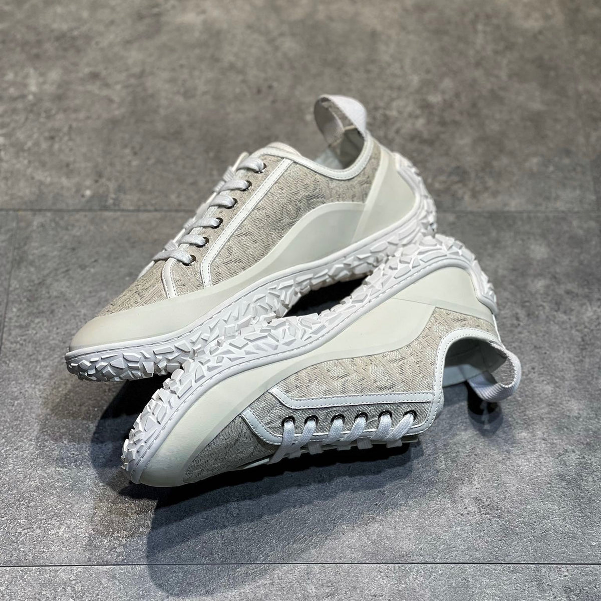 CD B28 SNEAKERS
