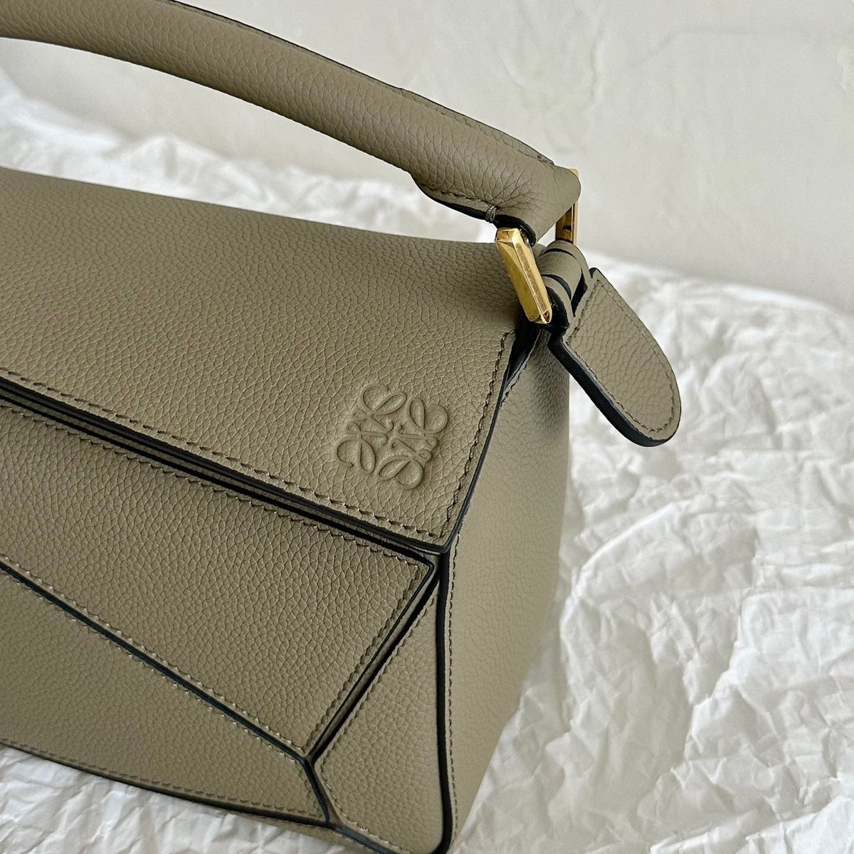 LOEW SMALL PUZZLE EDGE BAG