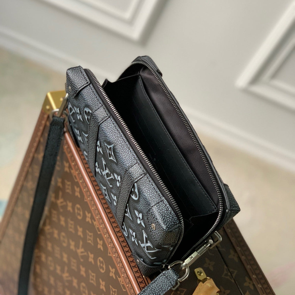 LOU SOFT TRUNK