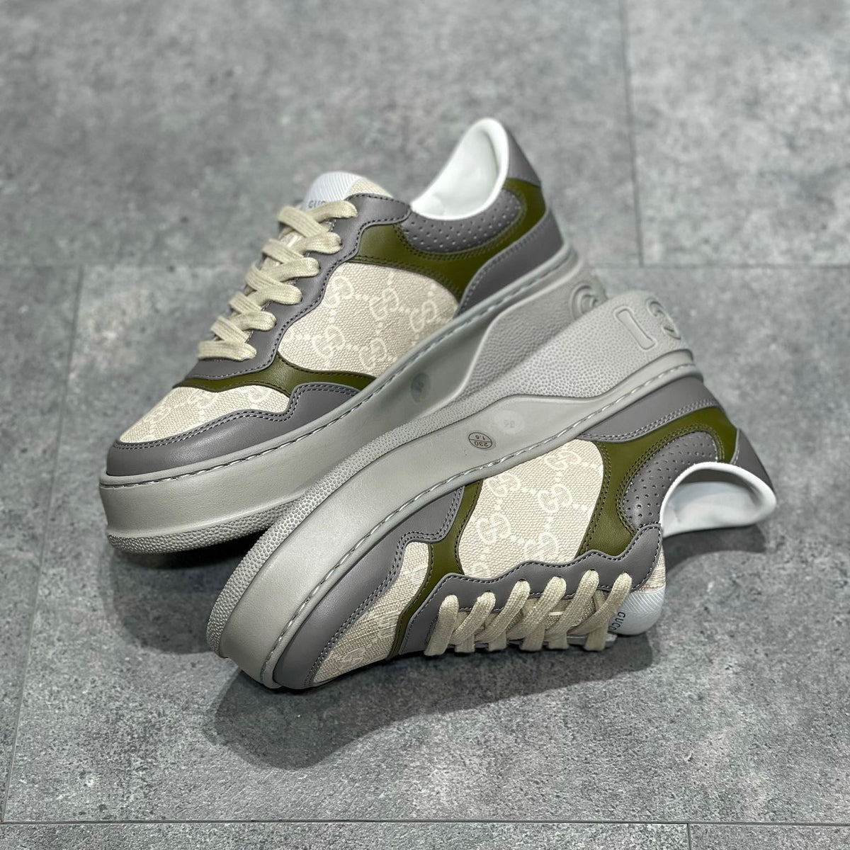 GG SNEAKER