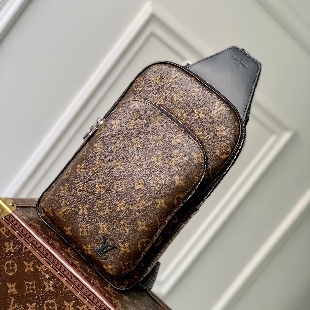 LOU AVENUE SLINGBAG