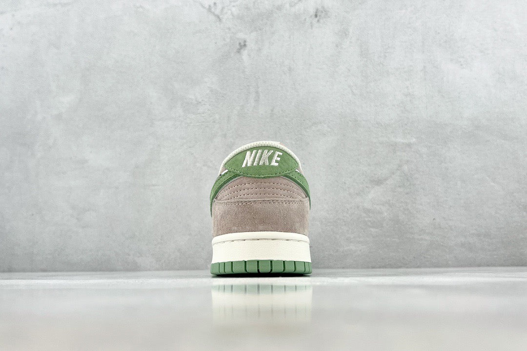 DUNK LOW x OTOMO KATUSHIRO