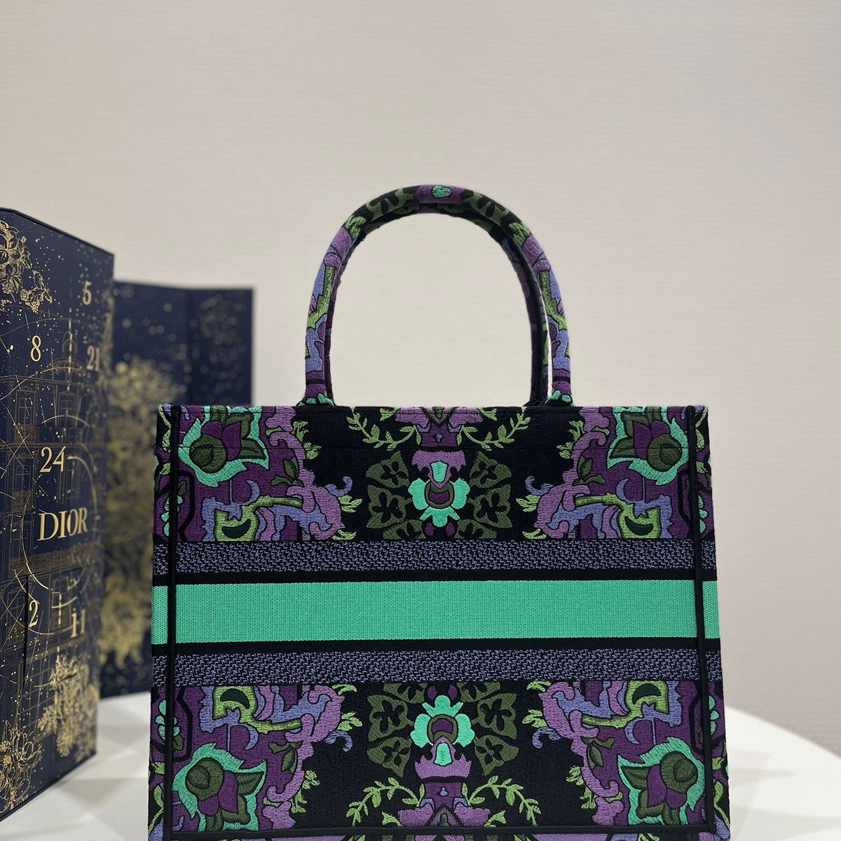 CD MEDIUM BOOK TOTE BAG