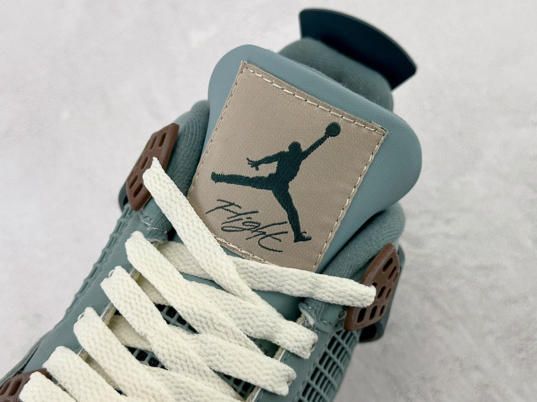 NIKE JORDAN 4 RETRO