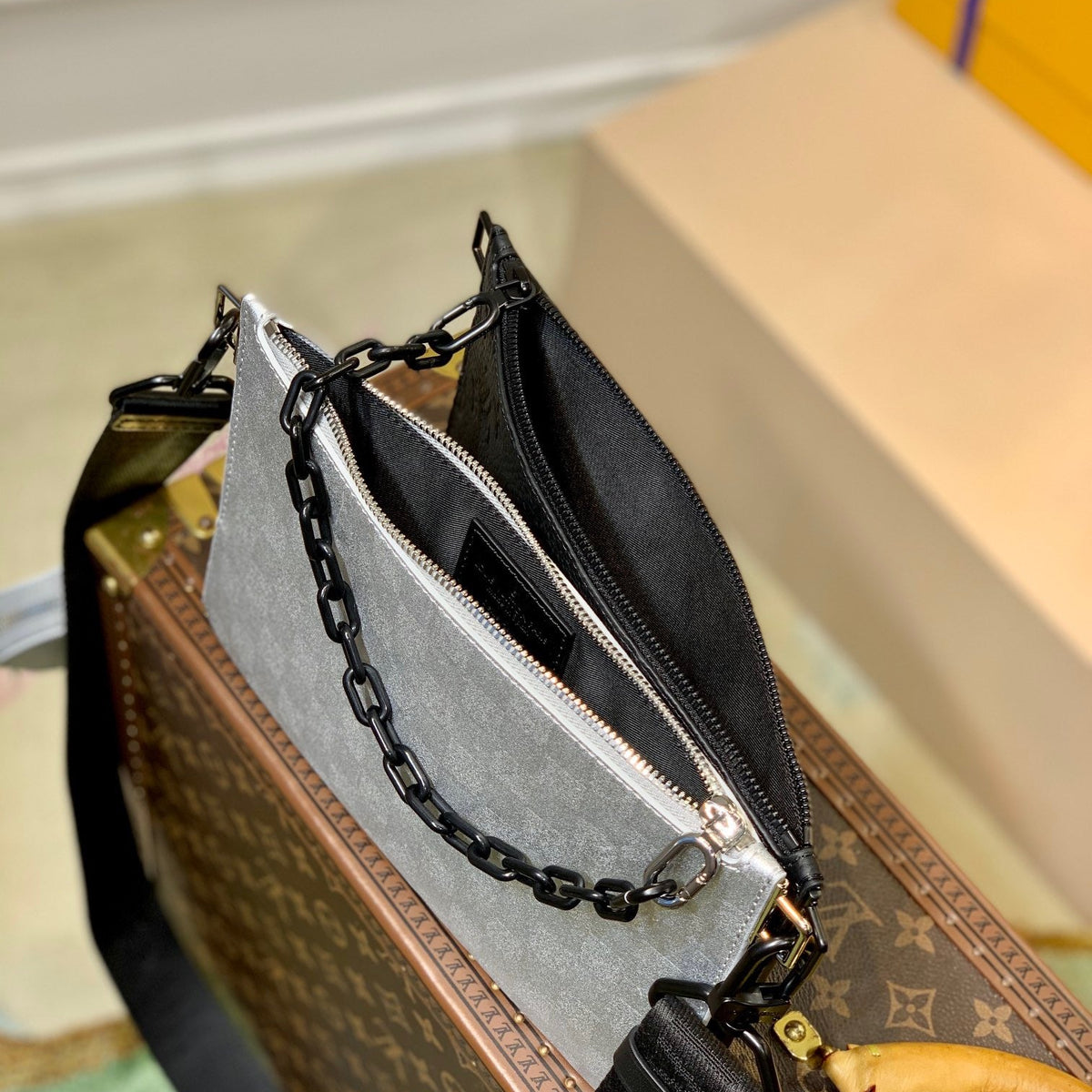 LOU IN THE LOOP BAG