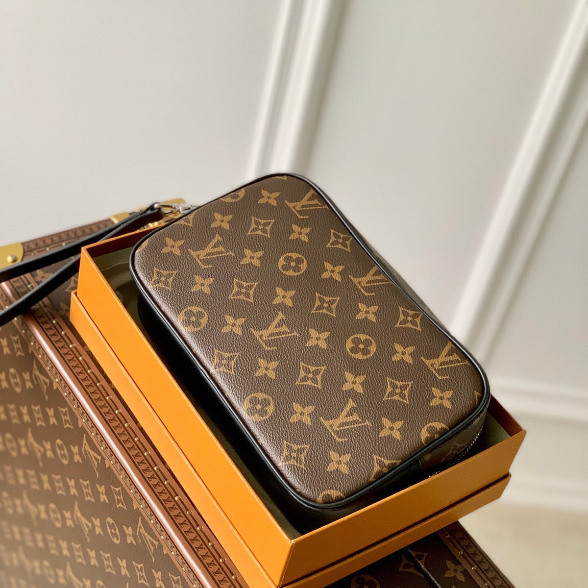 LOU POCHETTE KASAI
