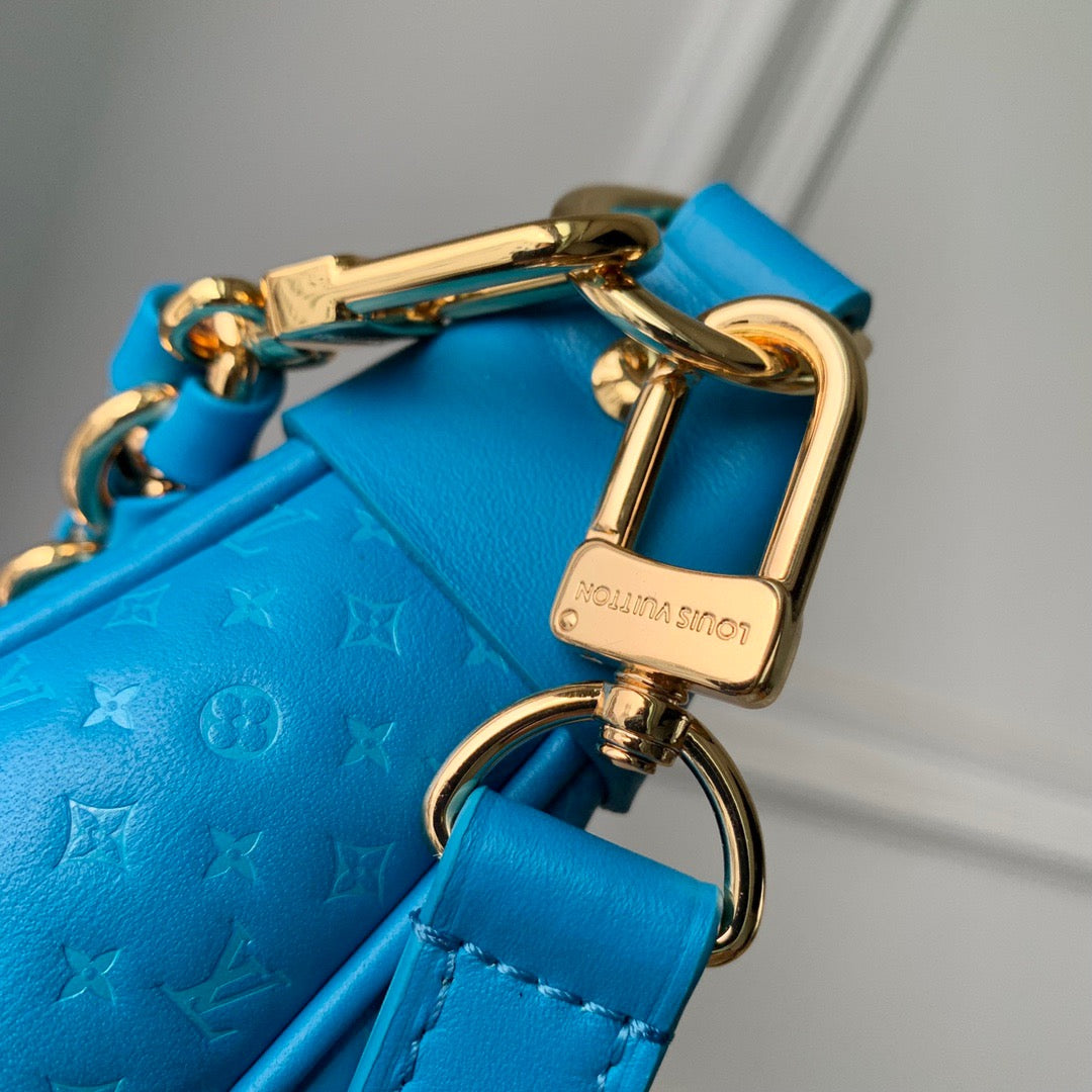 LOU LOOP BAGUETTE BAG