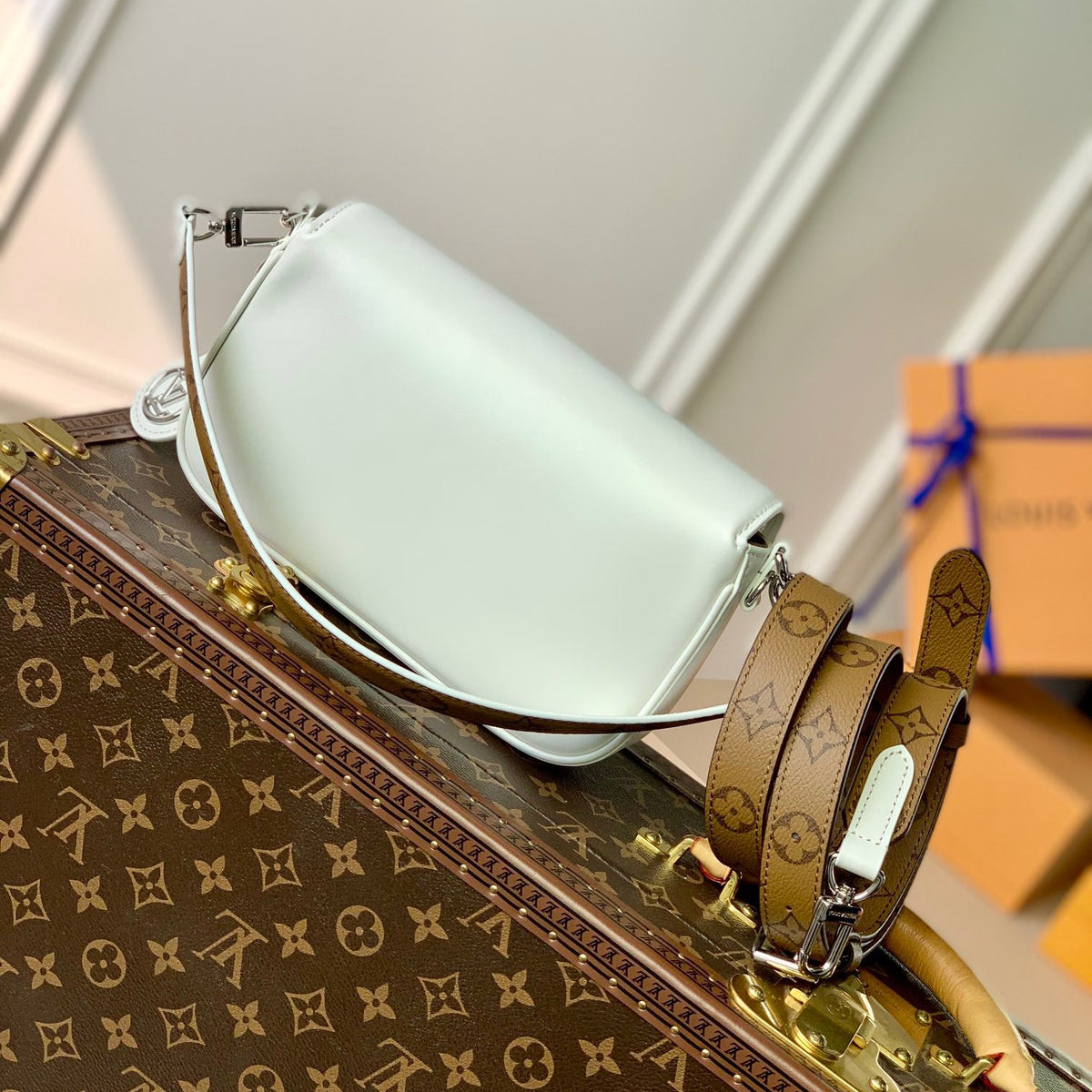 LOU SWING BAG