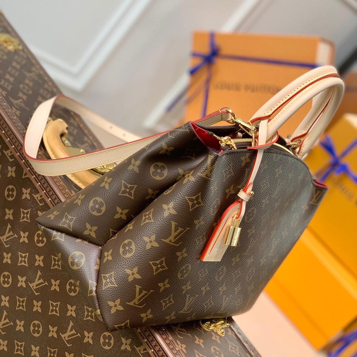 LOU GRAND PALAISE TOTE BAG