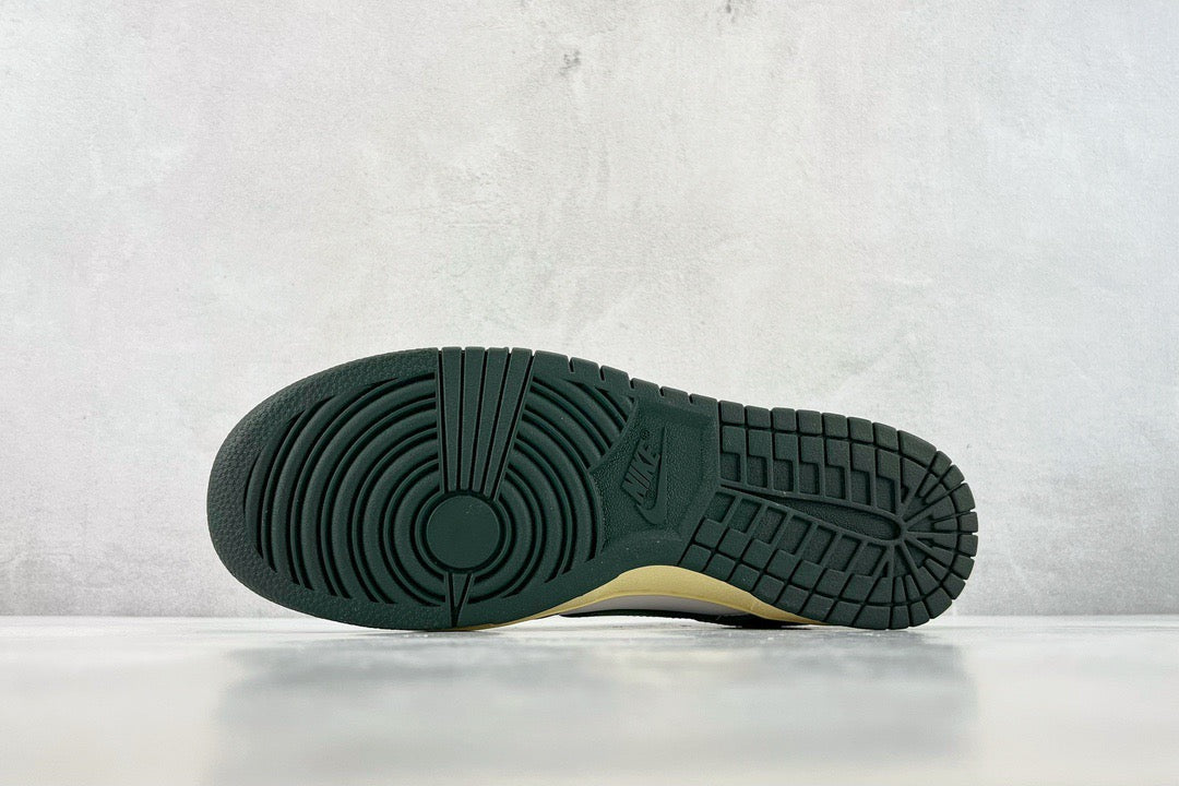 DUNK LOW VINTAGE GREEN