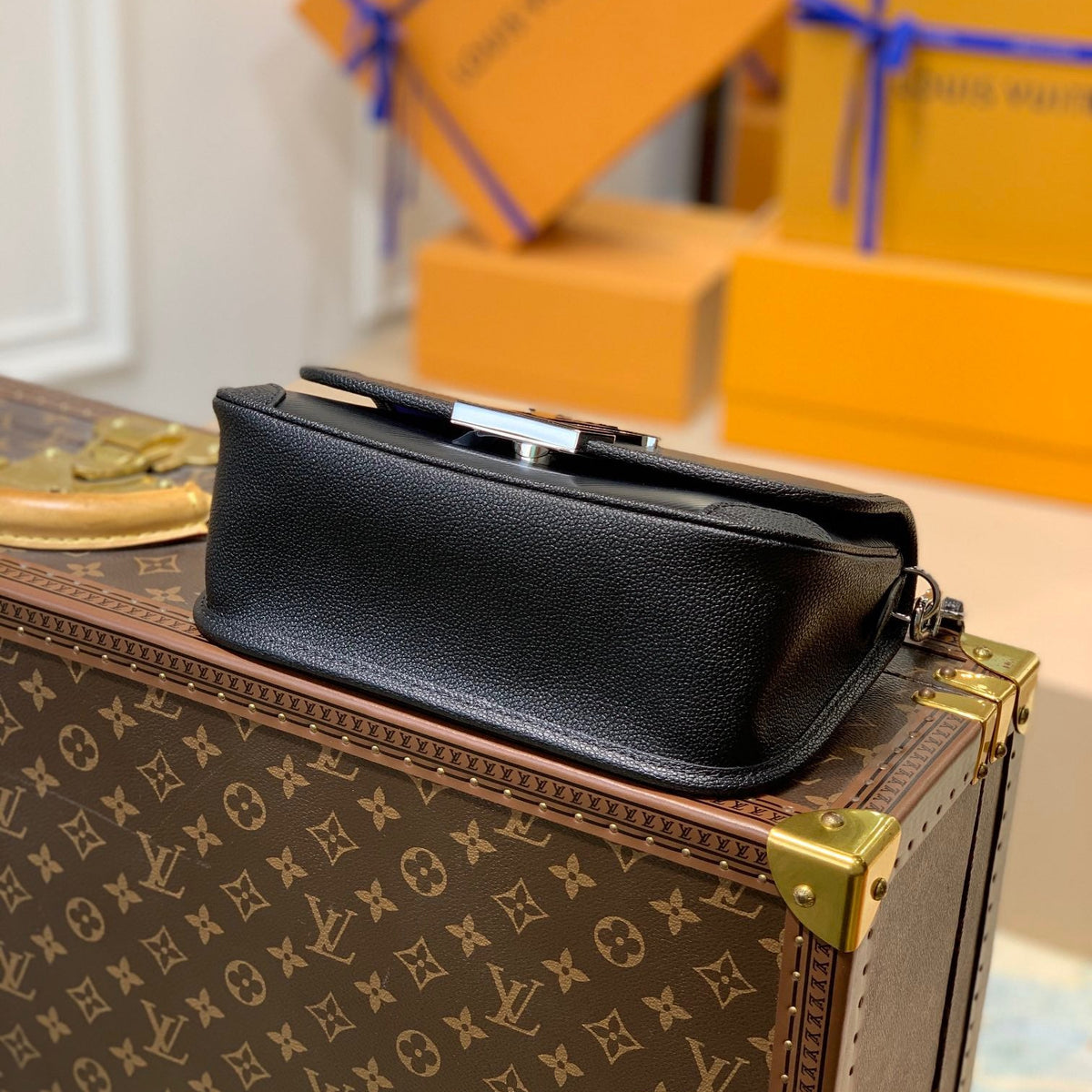 LOU BUCI BAG