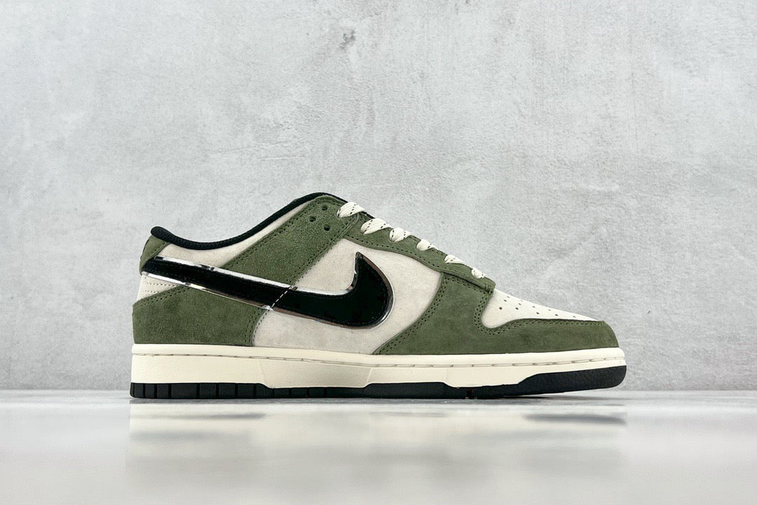 DUNK LOW x OTOMO KATUSHIRO