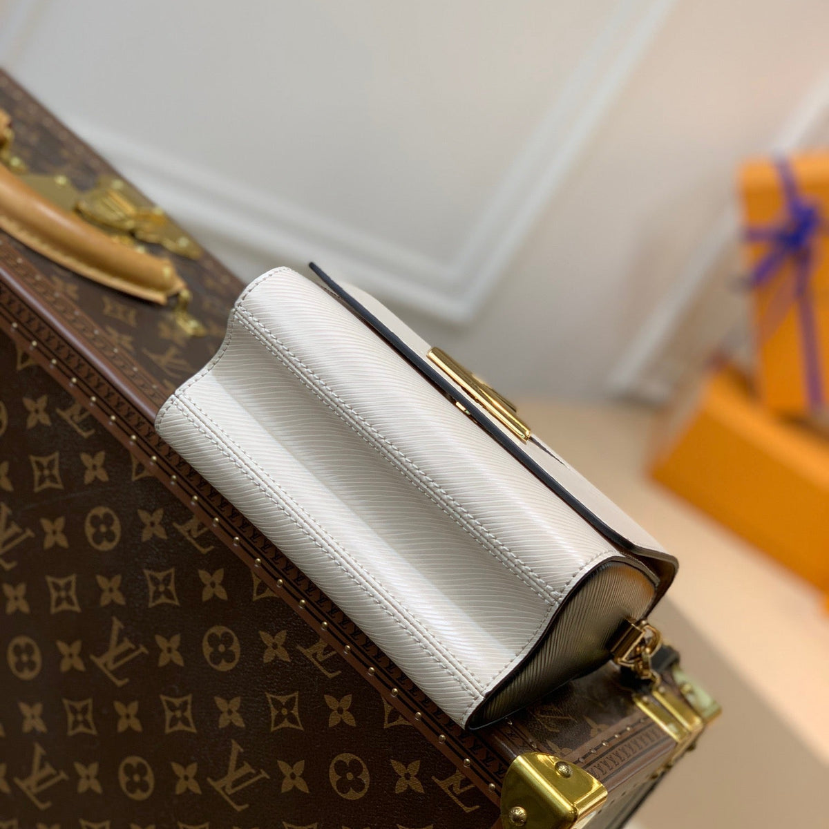 LOU TWIST PM BAG