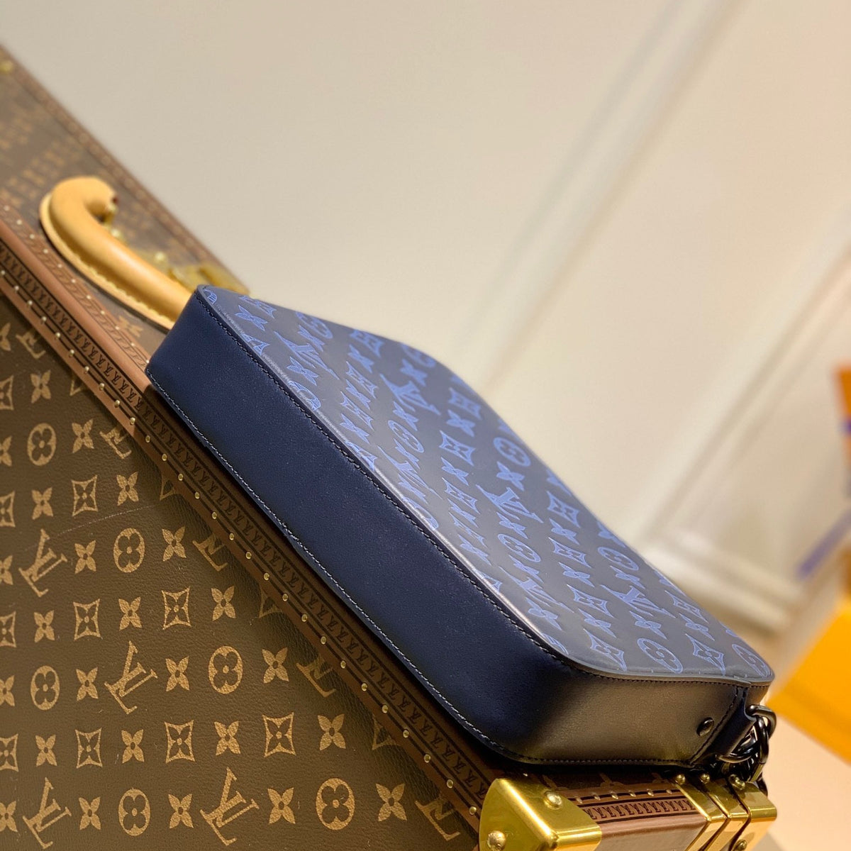 LOU DUO MESSENGER BAG