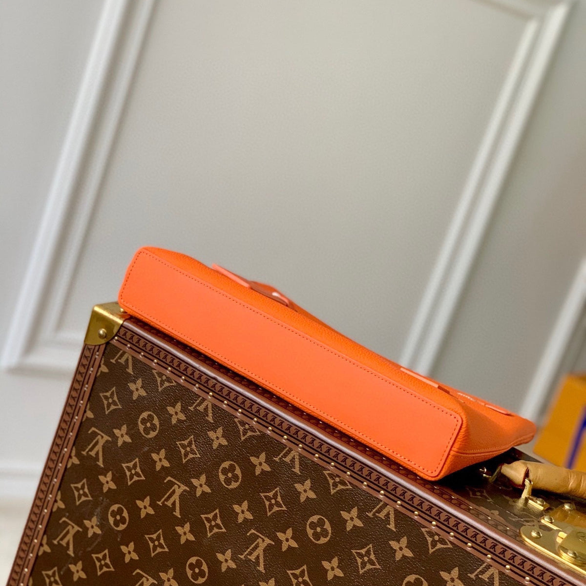 LOU TAKEOFF POUCH