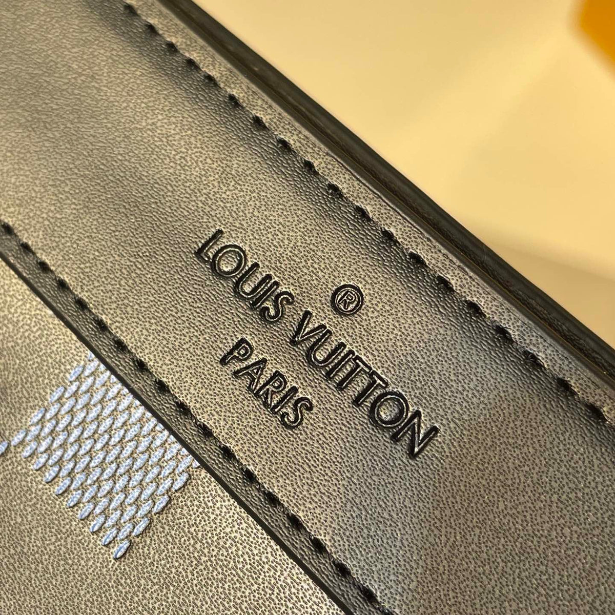 LOU POCHETTE VOYAGE MM