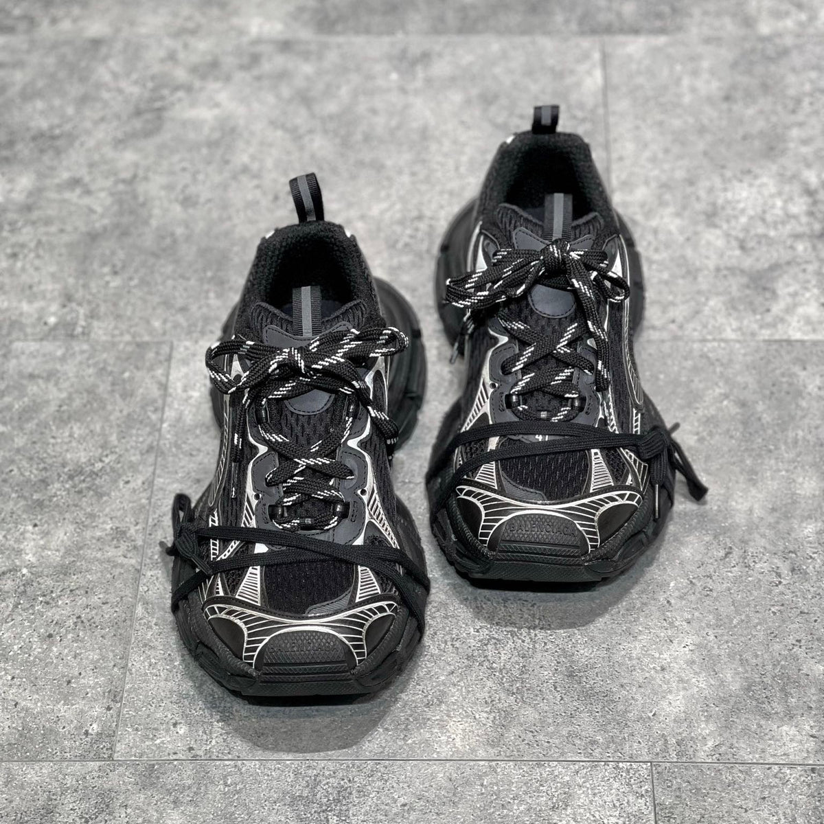 BAL 3XL TRAINERS