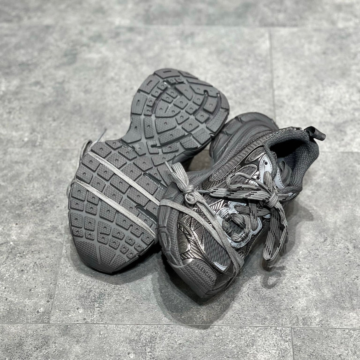 BAL 3XL TRAINERS