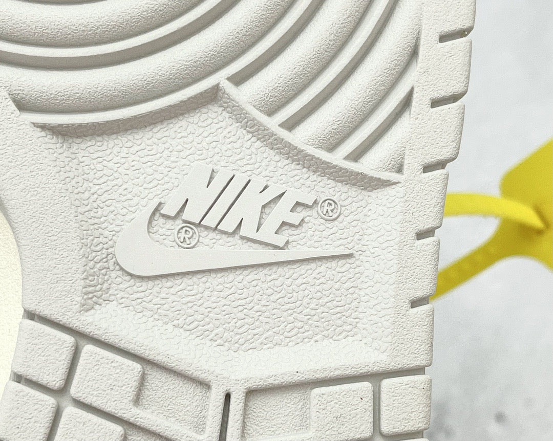 OFF WH DUNK LOW