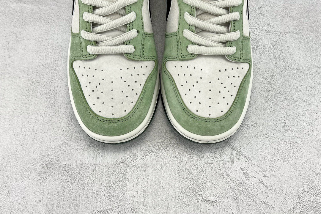 DUNK LOW x OTOMO KATSUHIRO