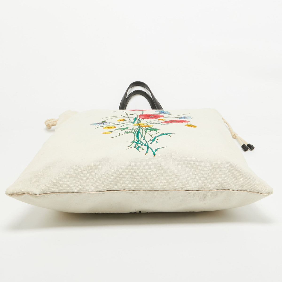 GUCCI Off White Canvas Chateau Marmont Drawstring Laundry Tote