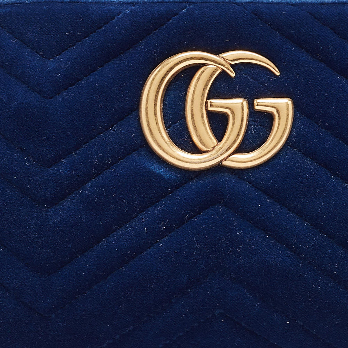 GUCCI Blue Matelasse Velvet Small GG Marmont Shoulder Bag