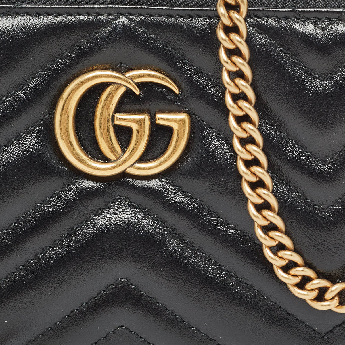 GUCCI Black Matelasse Leather GG Marmont Chain Clutch