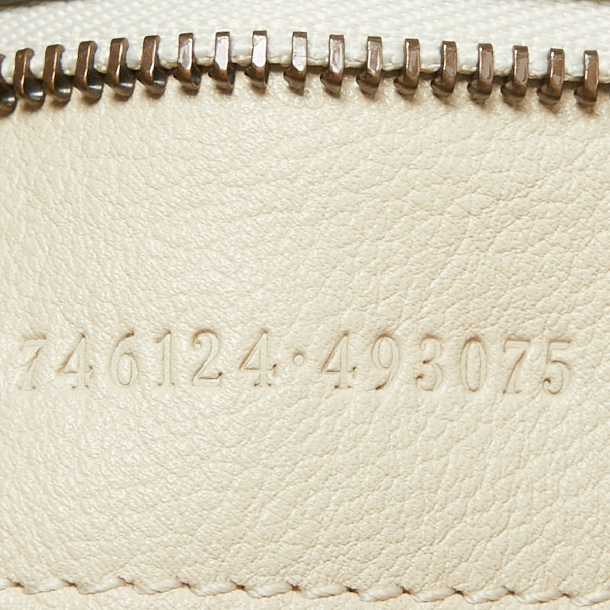 GUCCI White Leather Diana Bamboo Capsule Bag