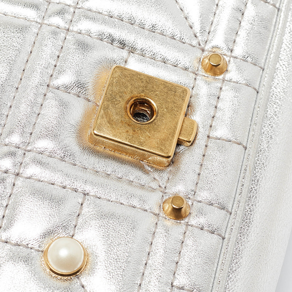 GUCCI Silver Matelasse Leather Mini GG Marmont Pearl Shoulder Bag