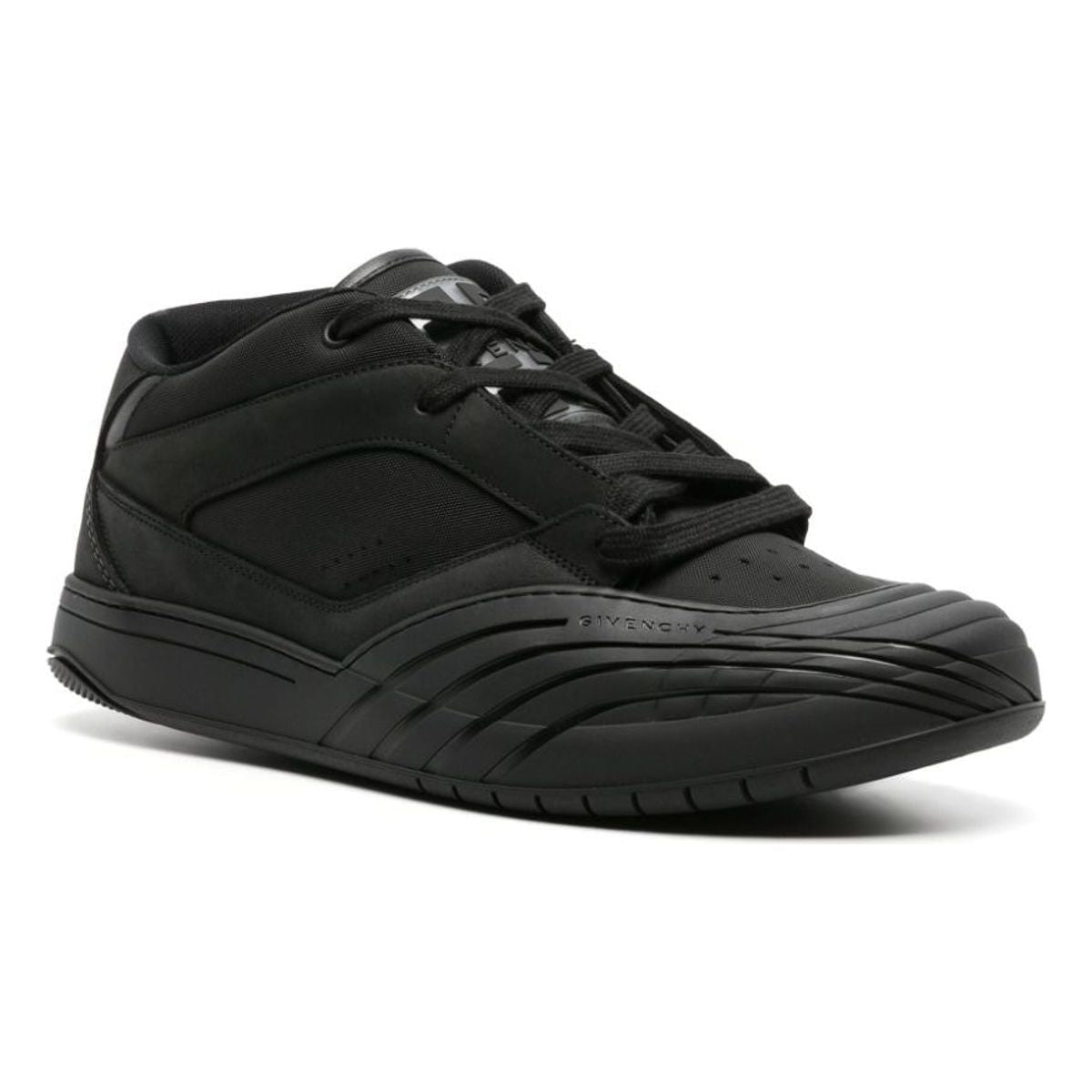 SKATE SNEAKERS