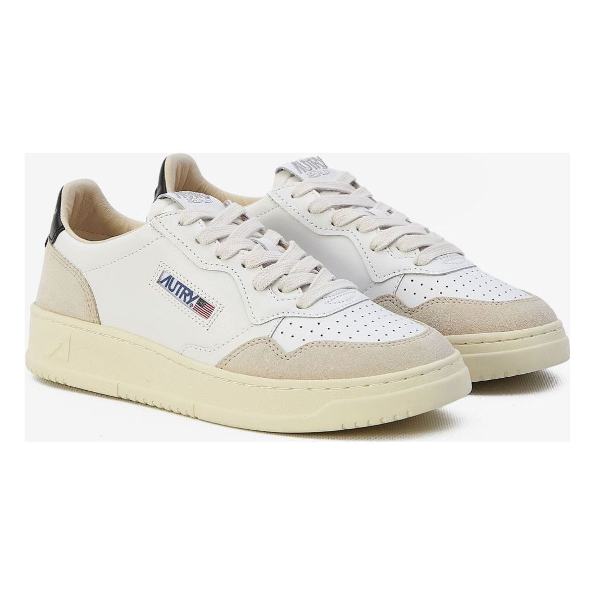 MEDALIST SNEAKERS