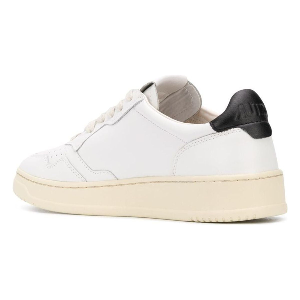 MEDALIST WHITE/BLACK TRAINER