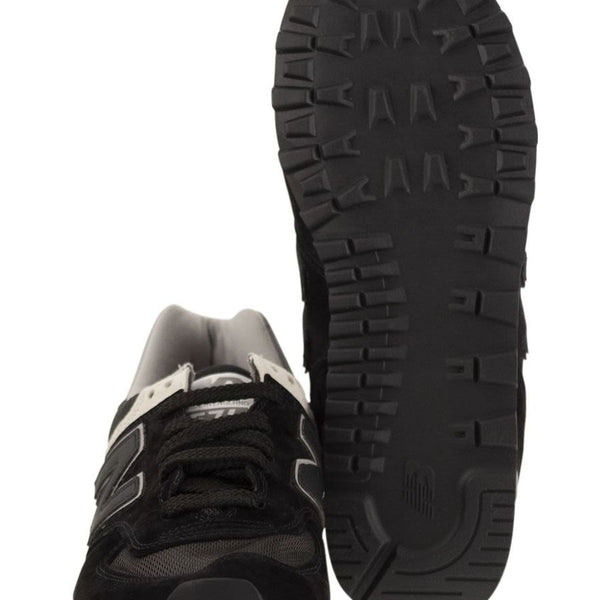 576 - SNEAKERS