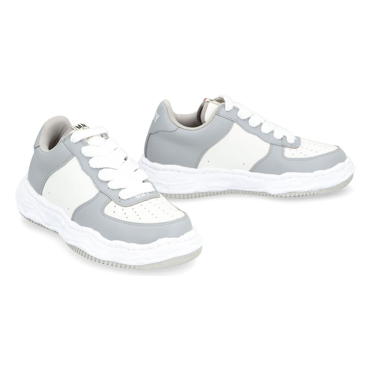 Wayne Low Top Sneakers