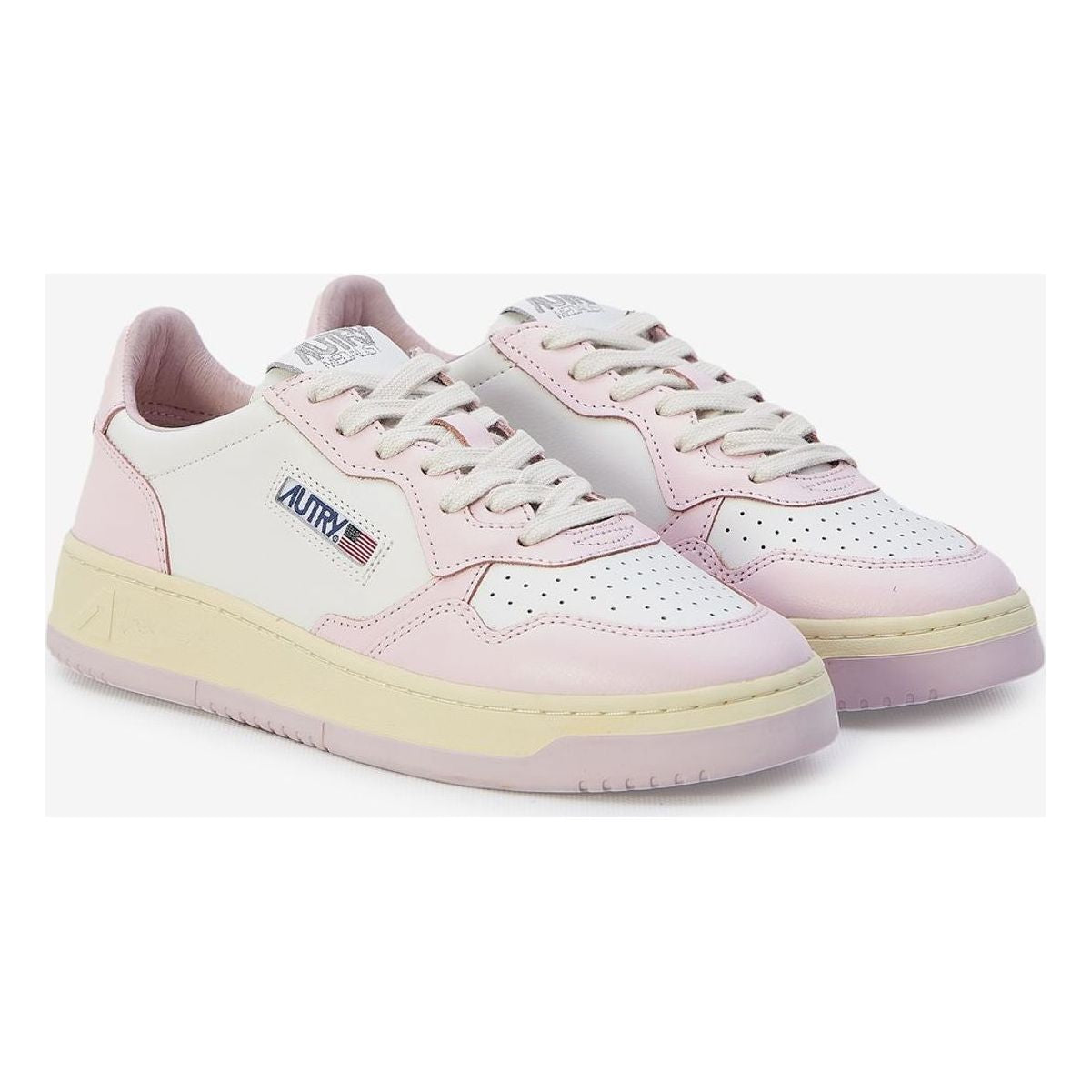 MEDALIST SNEAKERS