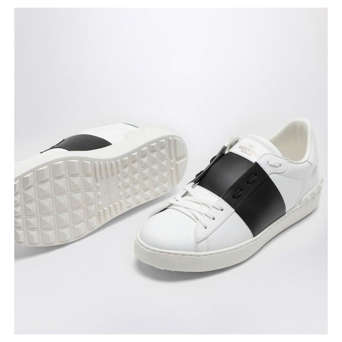 OPEN SNEAKERS