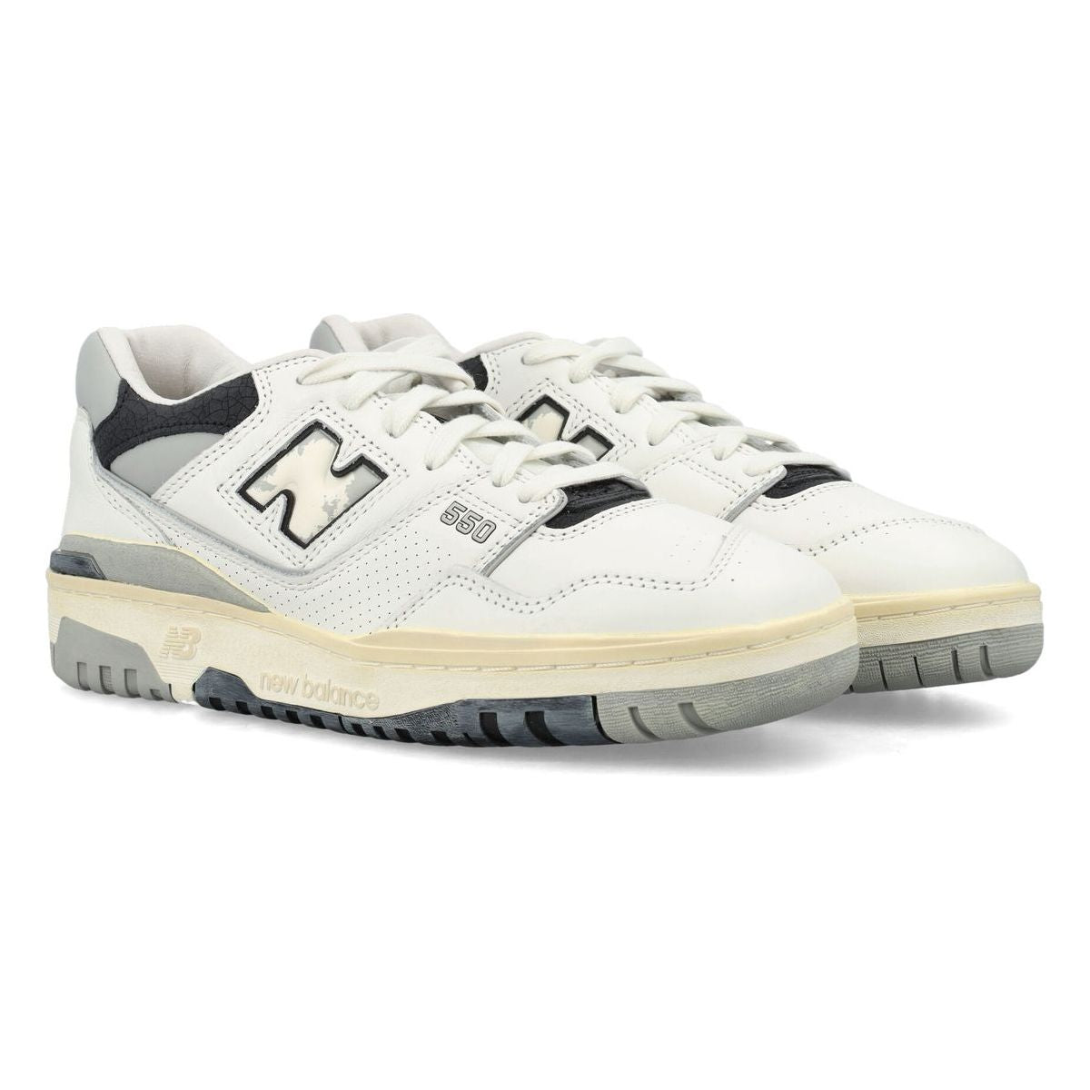 550 SNEAKERS