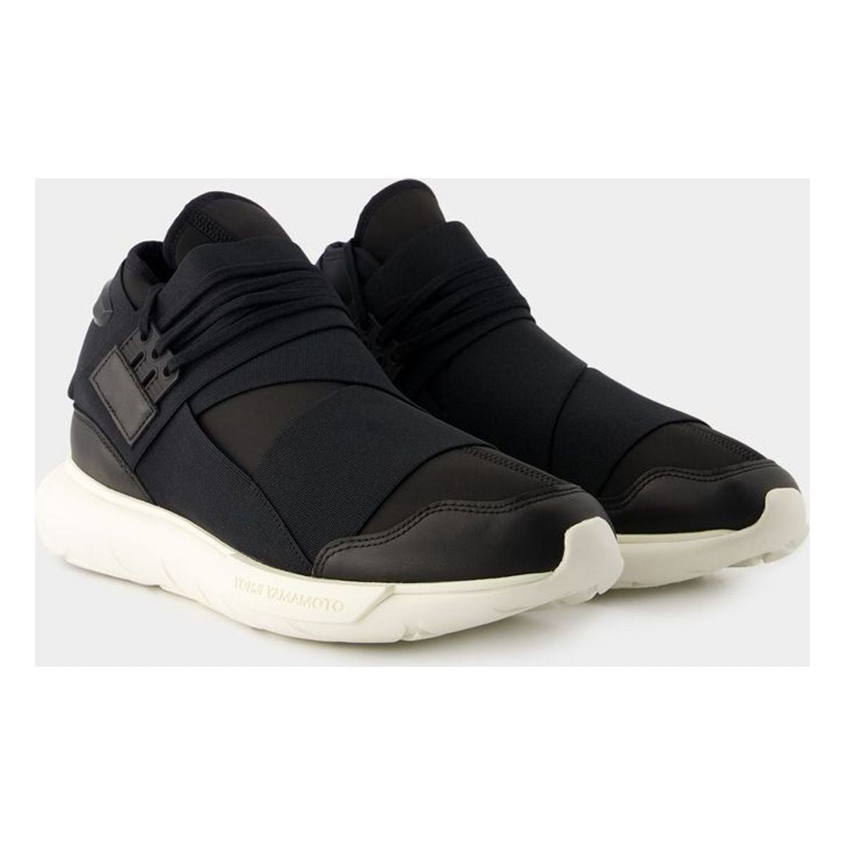 QASA SNEAKERS