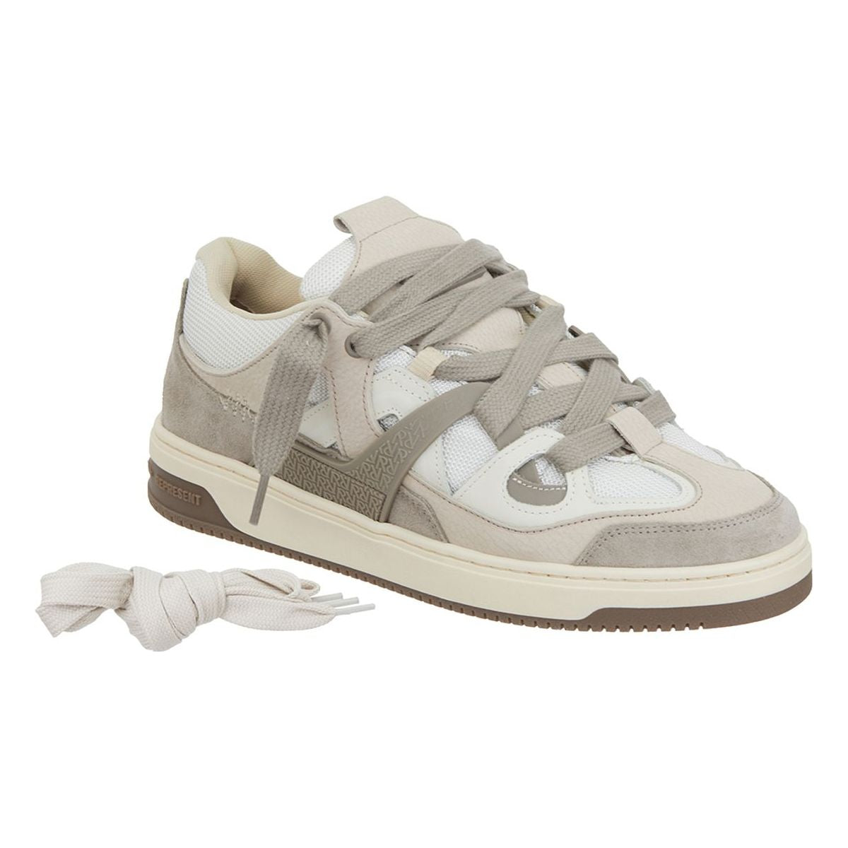 SNEAKER BULLY