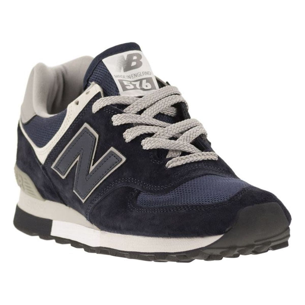 576 - SNEAKERS