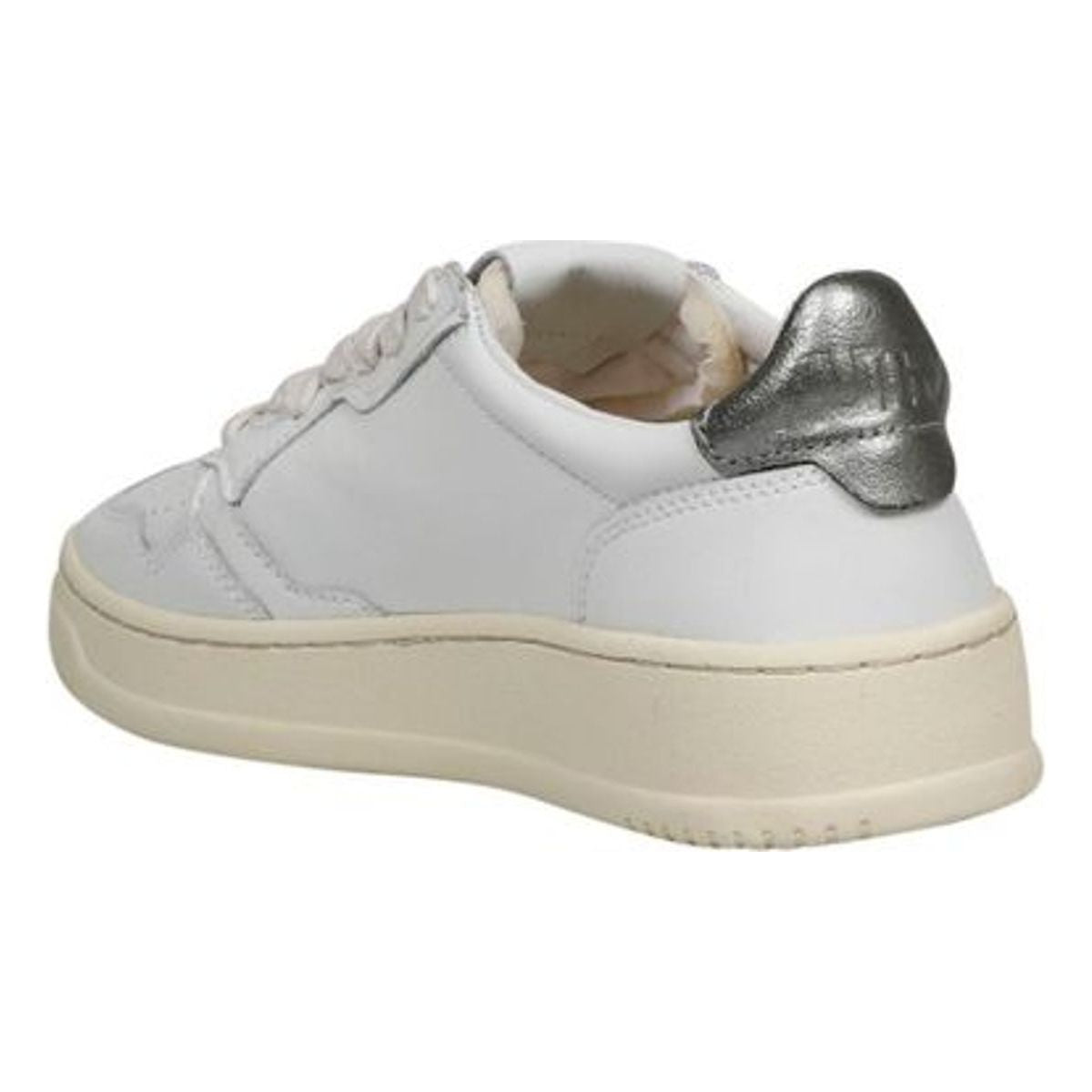 MEDALIST SNEAKERS