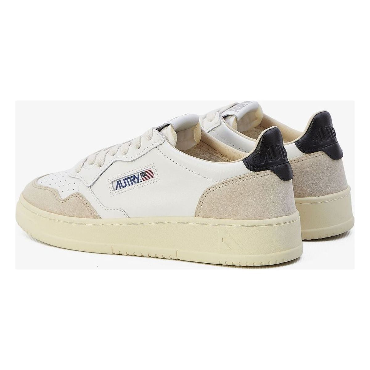 MEDALIST SNEAKERS