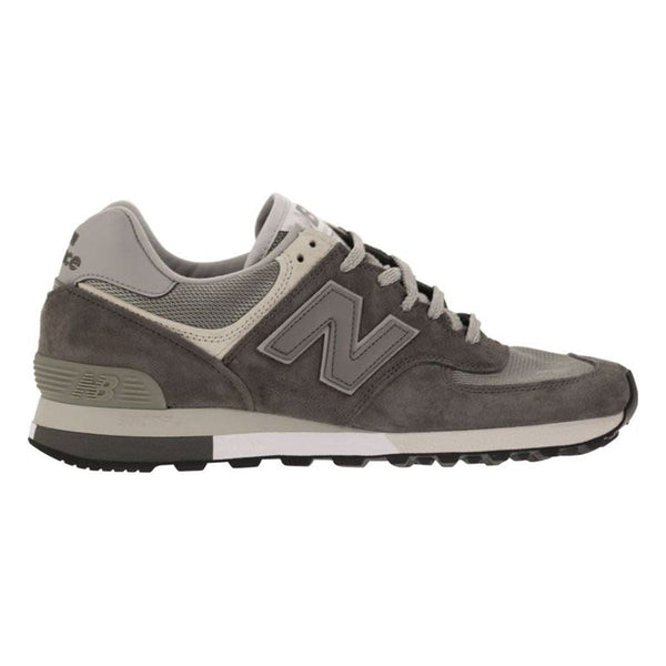 576 - SNEAKERS