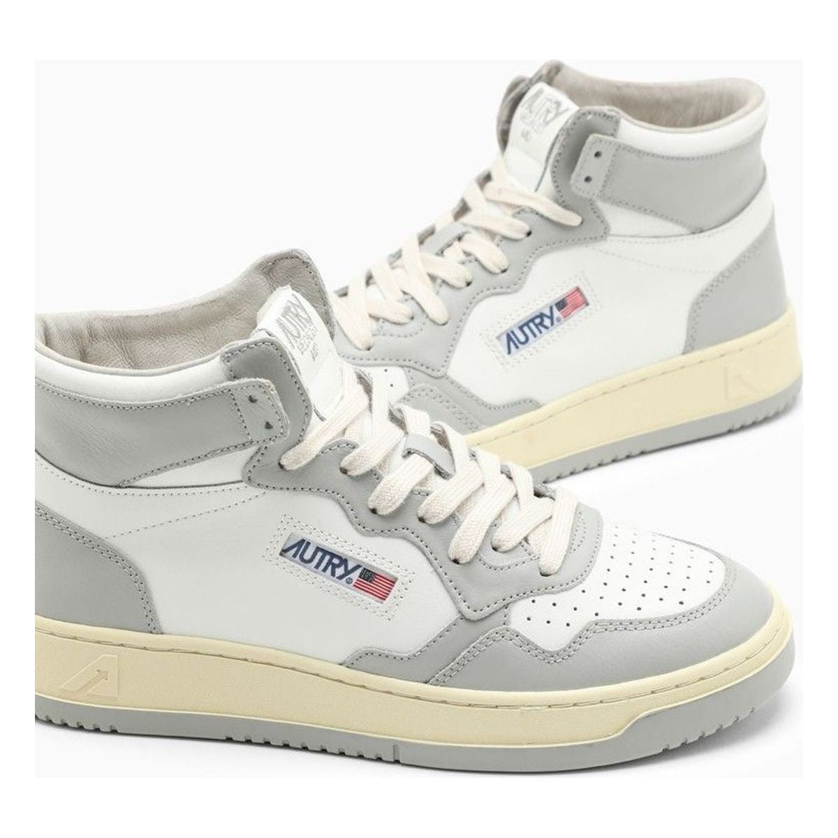 MEDALIST MID SNEAKERS IN WHITE/LIGHT GREY LEATHER
