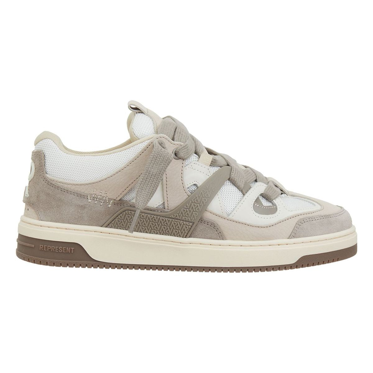 SNEAKER BULLY