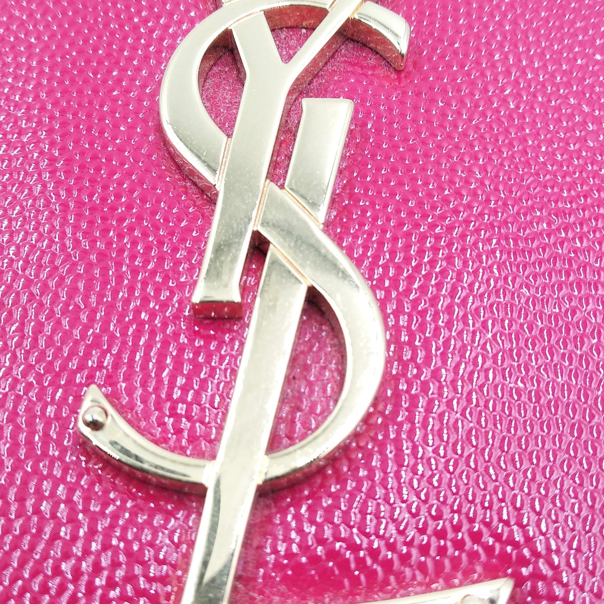 Classic Monogram Kate Clutch Fuchsia
