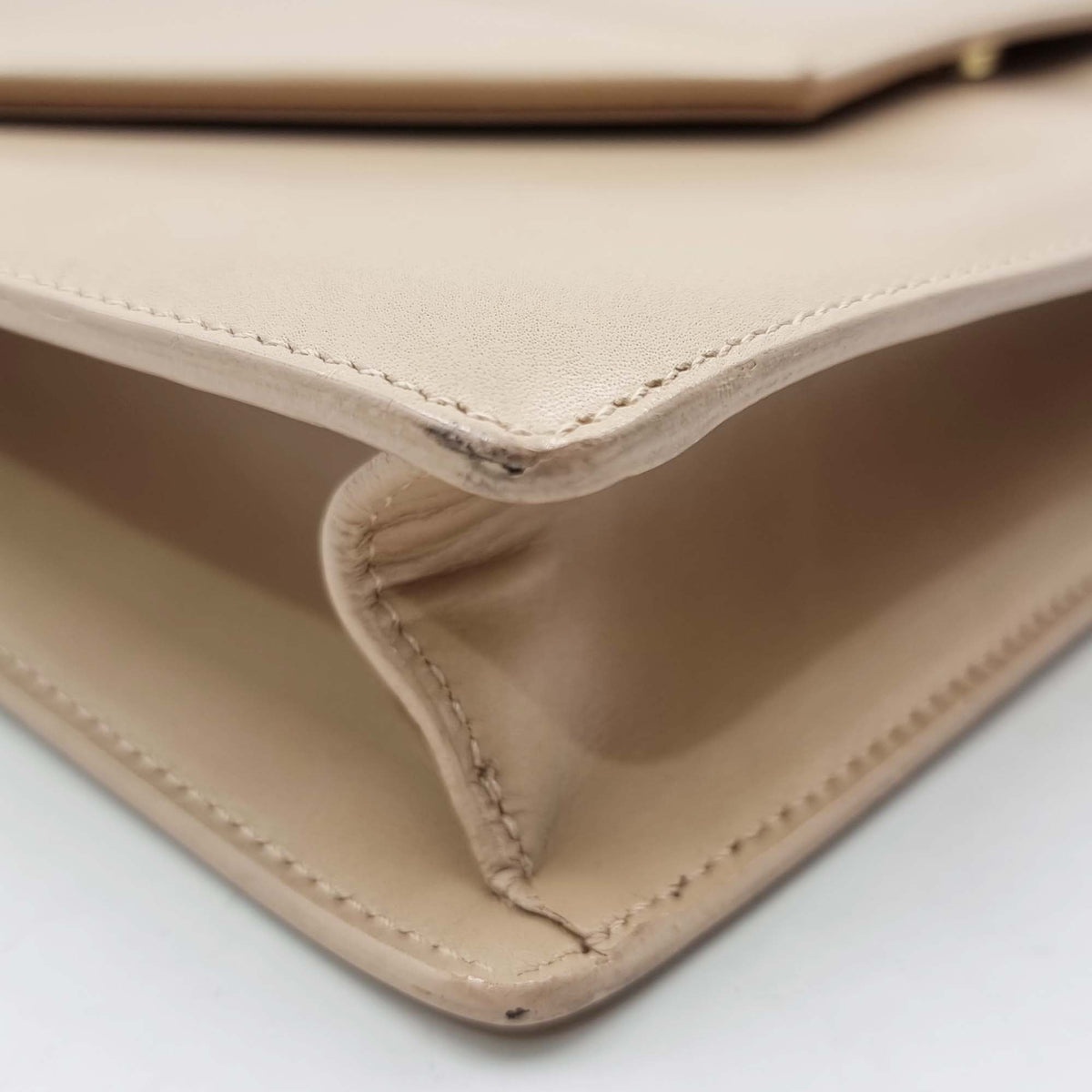 Medium Betty Flap Bag Beige