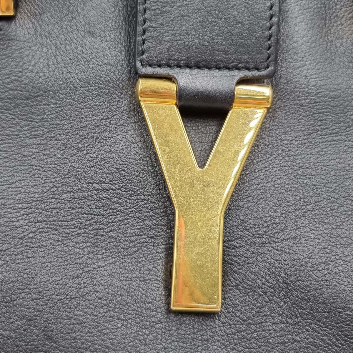 Medium Cabas Chyc Tote Black