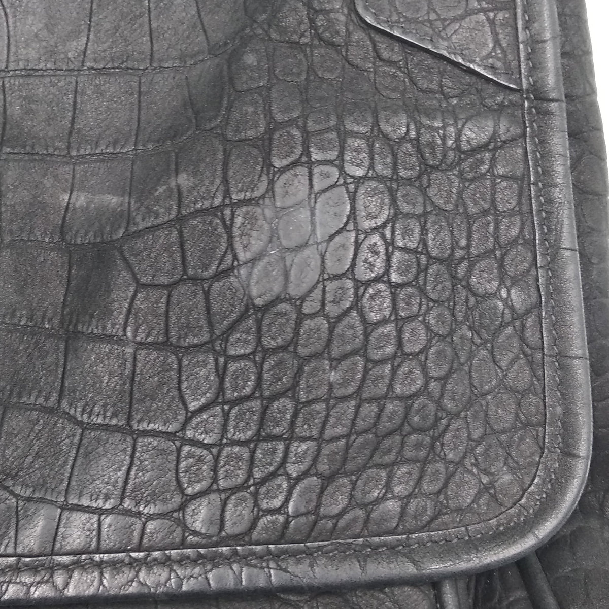 Medium Niki Crocodile Embossed Black